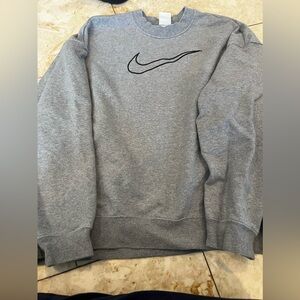 NIKE DRI FIT - SIZE LARGE LIKE NEW